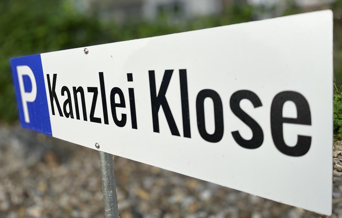 Mandanten von Rechtsanwalt Klose finden kostenlose Parkplätze - wie bisher - unmittelbar an der Kanzlei